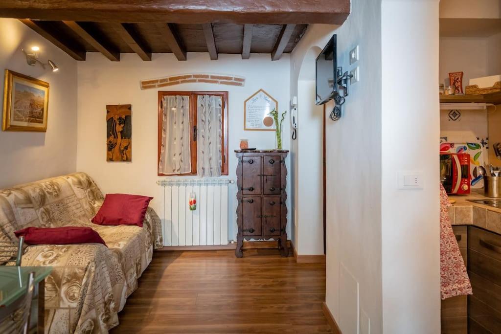 Monica Appartamento Con Giardino Al Ponte Vecchio Флоренция Экстерьер фото