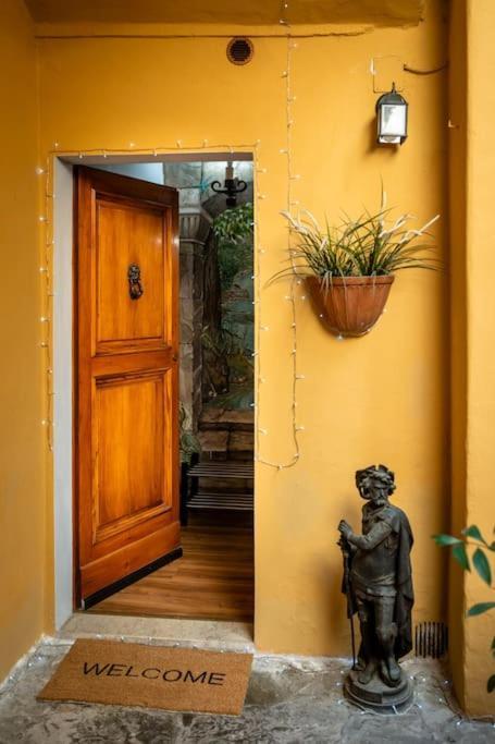 Monica Appartamento Con Giardino Al Ponte Vecchio Флоренция Экстерьер фото